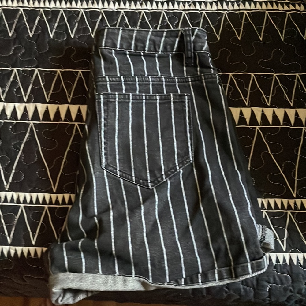 🖤Hot topic Stripes🖤 - Picture 3 of 3